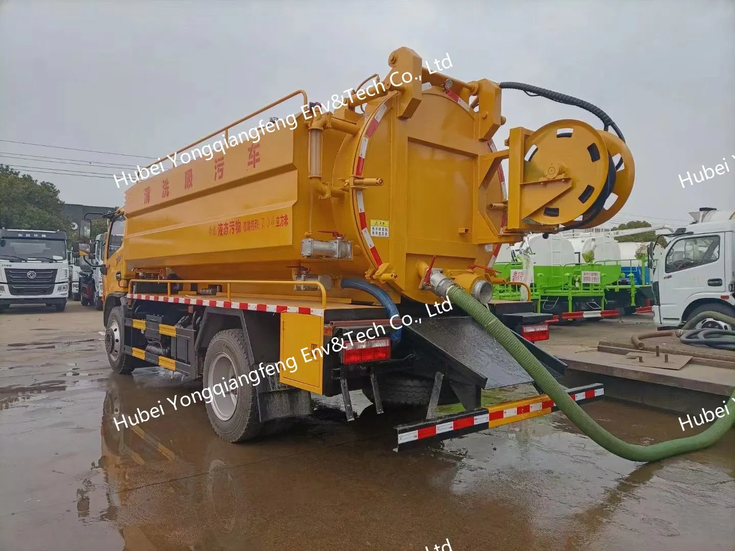 Dongfeng 4X2 Sewage Suction Truck /Fecal Suction Truck/DFAC 9m3 Fecal Suction Truck