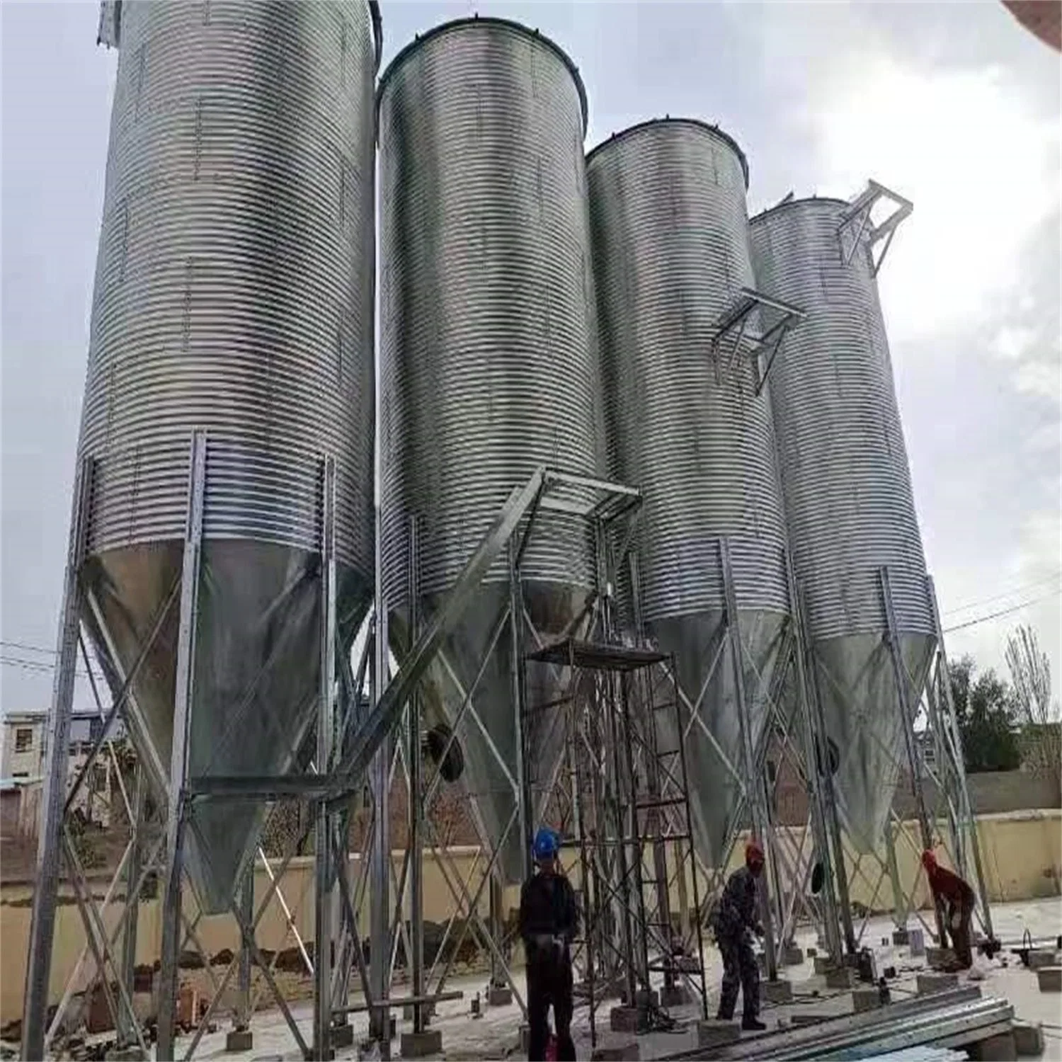 Made in China Galvanized Steel Grain Feed Silo for Poultry Farm Agrieso