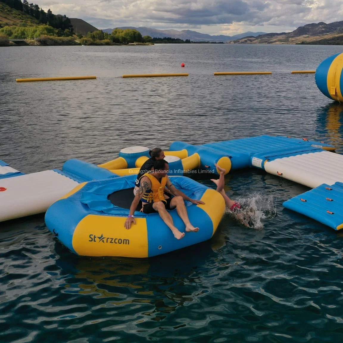 Outdoor Schwimmende Aufblasbare Wasserpark Wasser Spiele Ausrüstung Aufgepumptes Wasser Park Bouncia Inflatables
