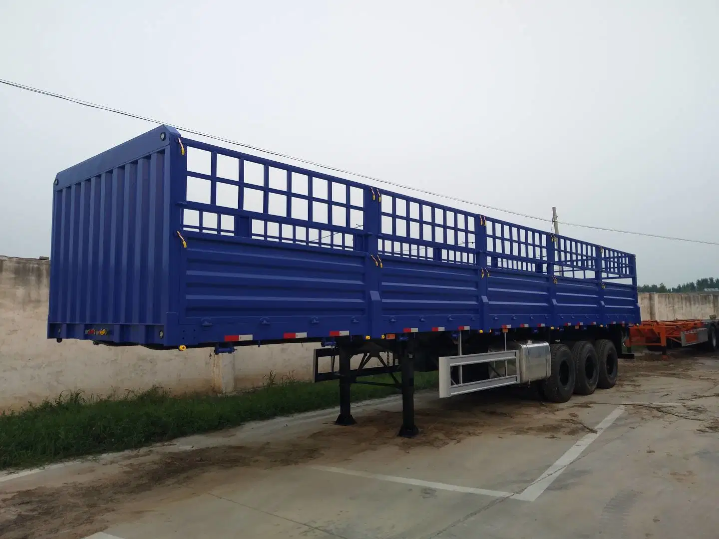 3 Axle 50 T 60 T 80 T Livestock Transport Fence Stake Store House Bar Semi Trailer