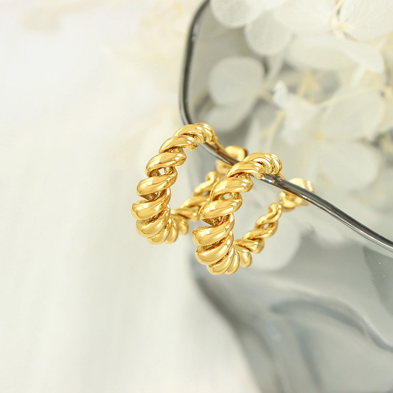 Fashion Brass Gold Plated Geometric Hollow C Shape Twisted Croissant Design Hoop Stud Earring Jewelry for Women Girls