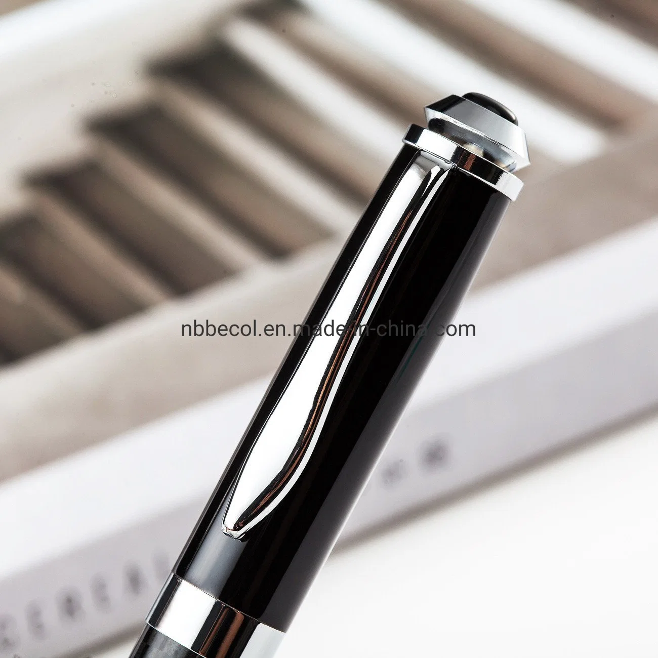 New Model Rotating Carbon Fiber Pen Metal Ball Pen with Custom Logo