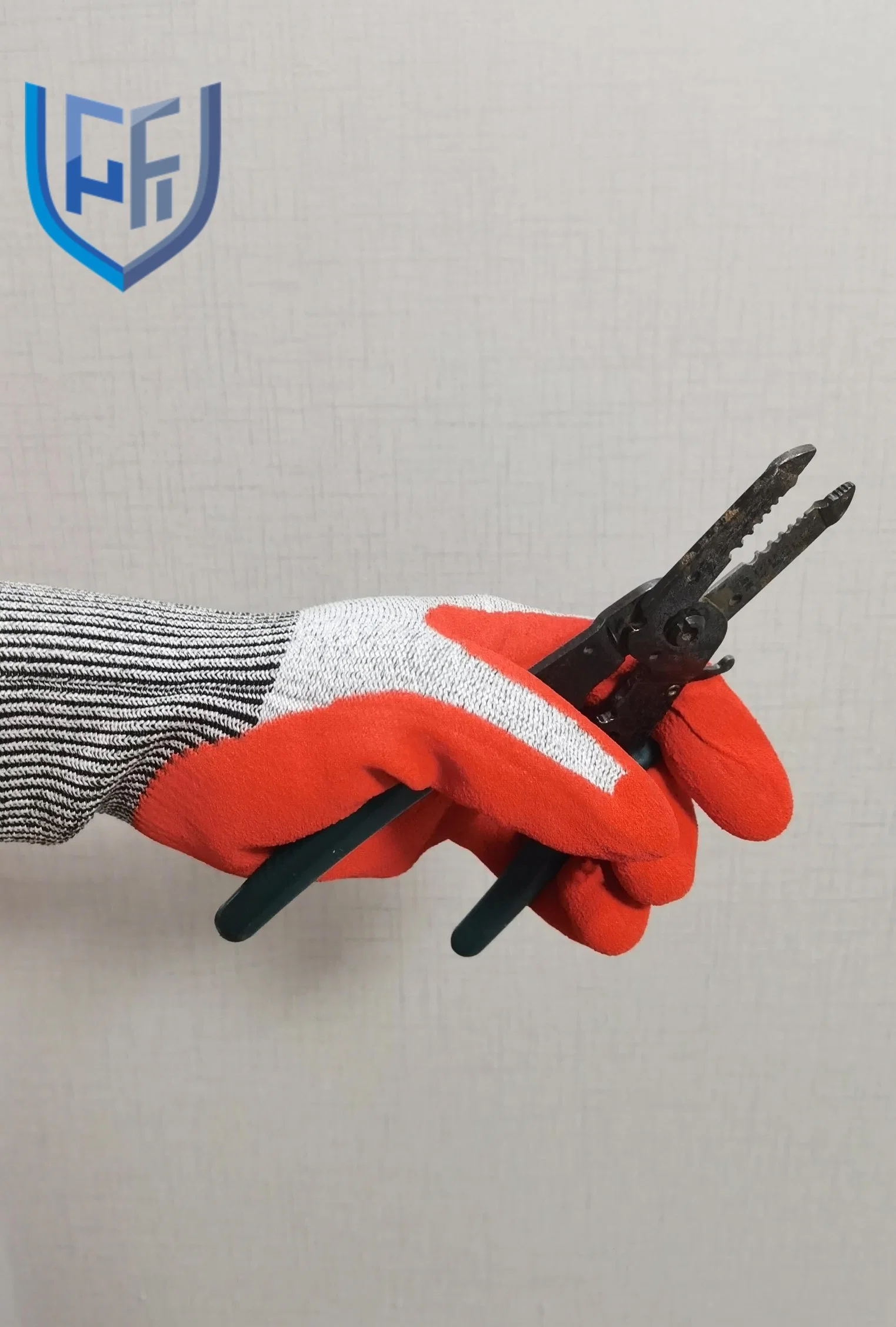 High quality/High cost performance  13 Gauge Hppe Cut Resistant Palm Coating Nitrile Sandy Safety Work Hand Gloves