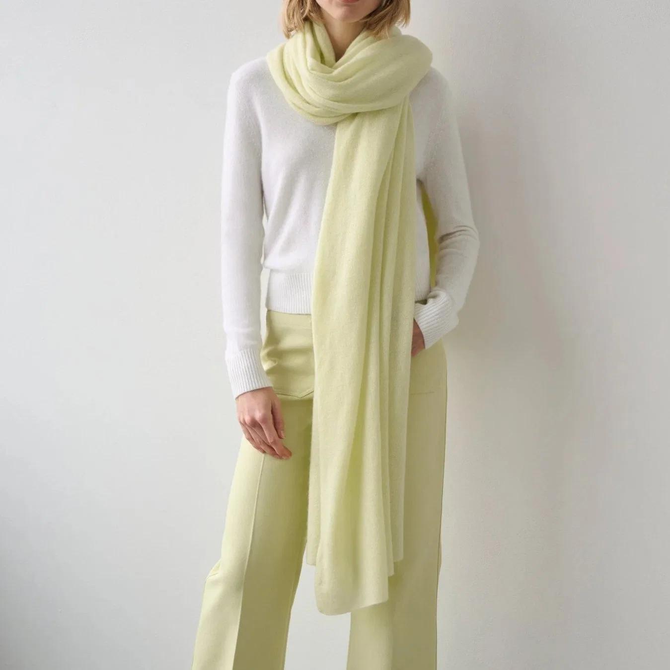 100% Cashmere Soft Daisy Coloured Men and Ladies -2 Ply Woven Warp Apparel Accessories