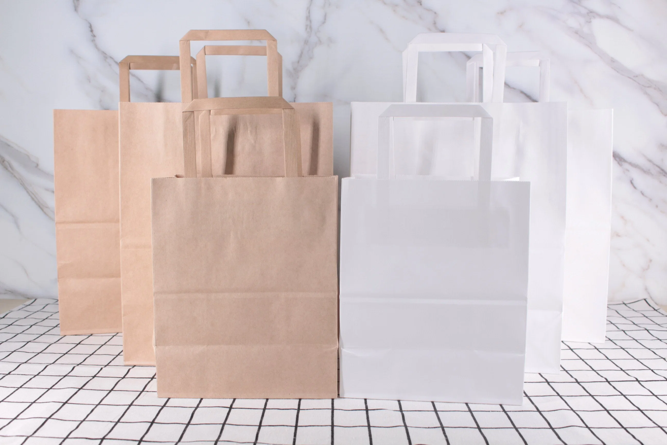 Stock White and Brown Kraft Paper Gift Packaging Handle Carrier Shopping Packing Bags