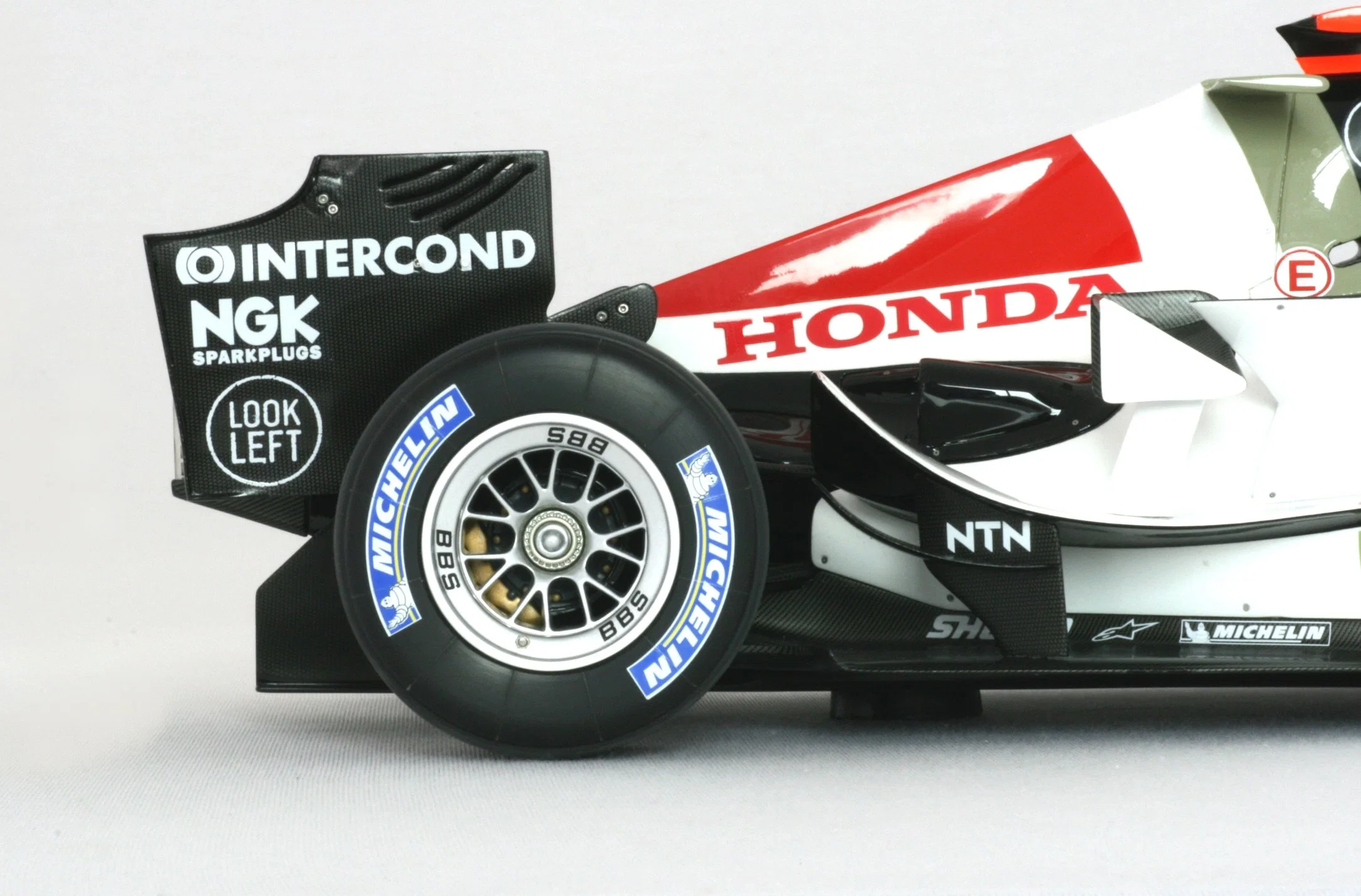 1: 8 Scale Replica of The Honda Ra106 Scale Model