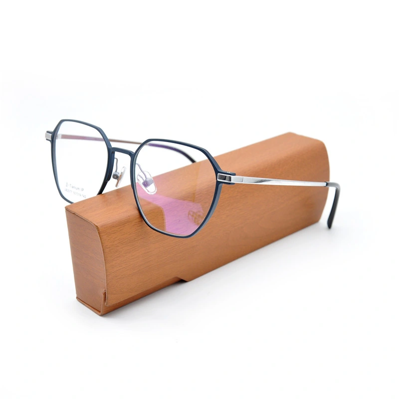 نظارات من التيتانيوم عالية الجودة إطار العين للسيدات في الأسهم