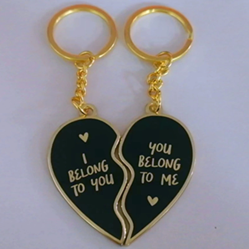 Custom Split Heart Gold Polish Keyring for Souvenir Gift