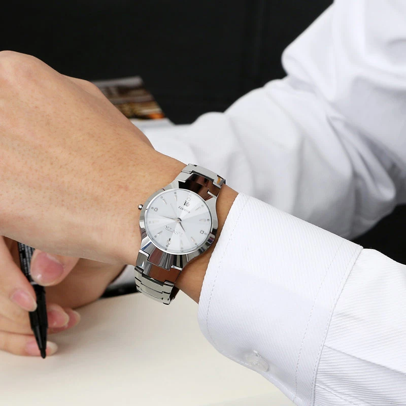 Ver a los hombres de la mujer de tungsteno de reloj de cuarzo de los hombres de color acero Reloj Calendario modelo femenino par Estudiantes