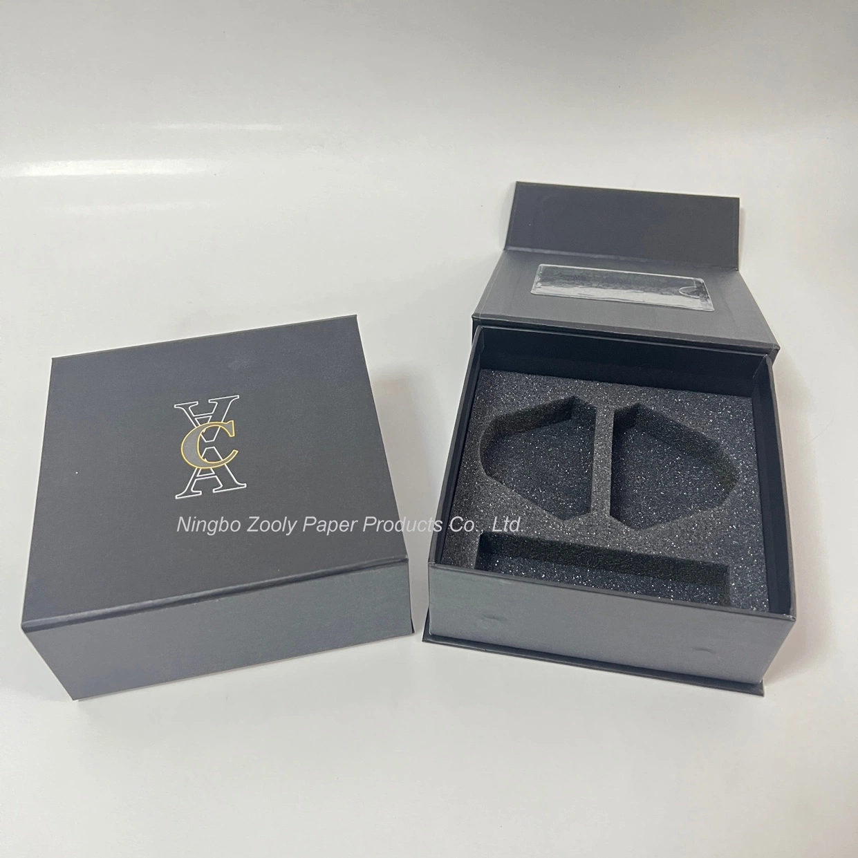 Logotipo personalizado cierre magnético Caja de papel con espuma Insertar envase Caja cosmética Caja de regalo de aceite de perfume