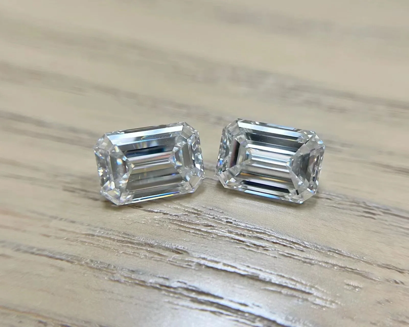 Wholesale/Supplier Synthetic Diamonds Vvs Lab Grown Hpht Emerald Cut Loose Diamonds