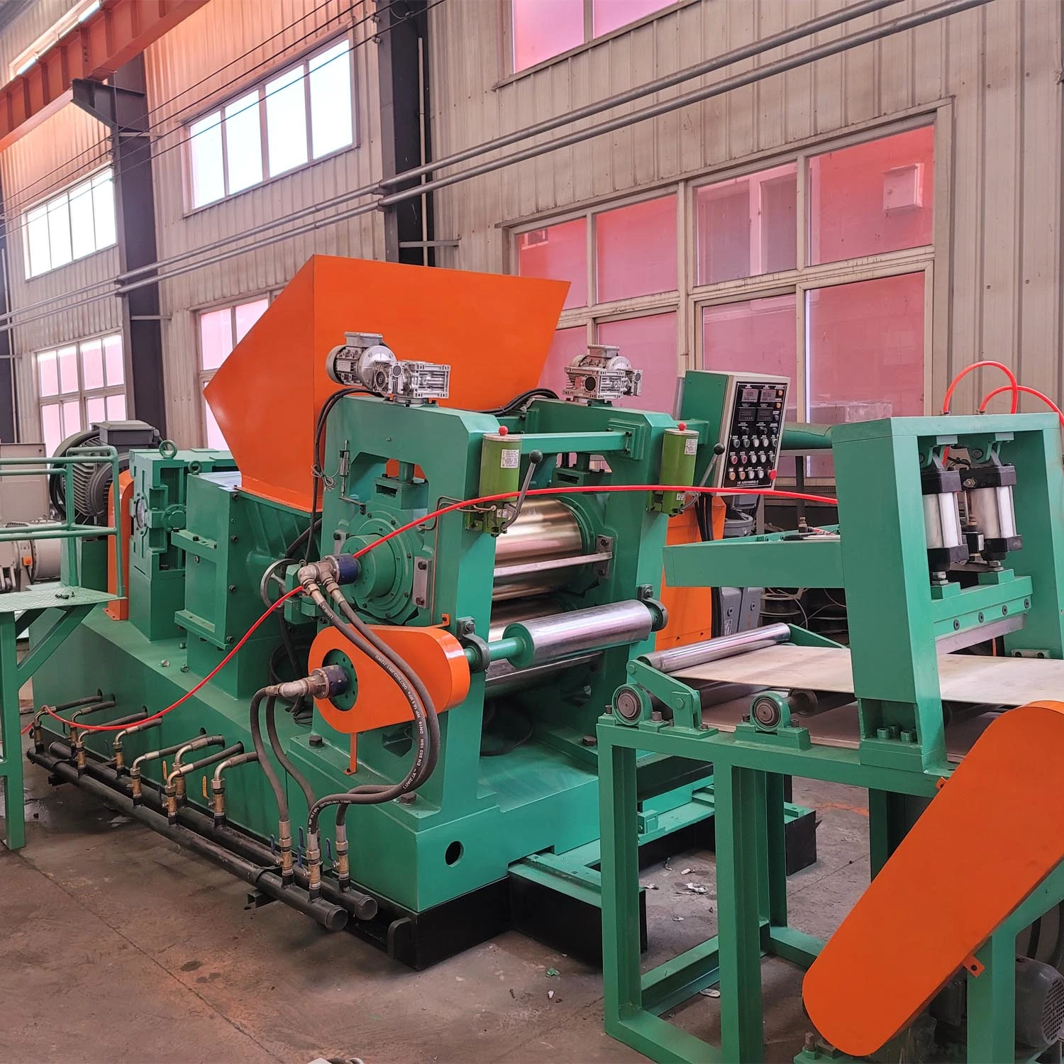 Factory Price New Conical Twin Screw Sheet Extruder for Rubber/Plastic Processing Xjy-Sz 330