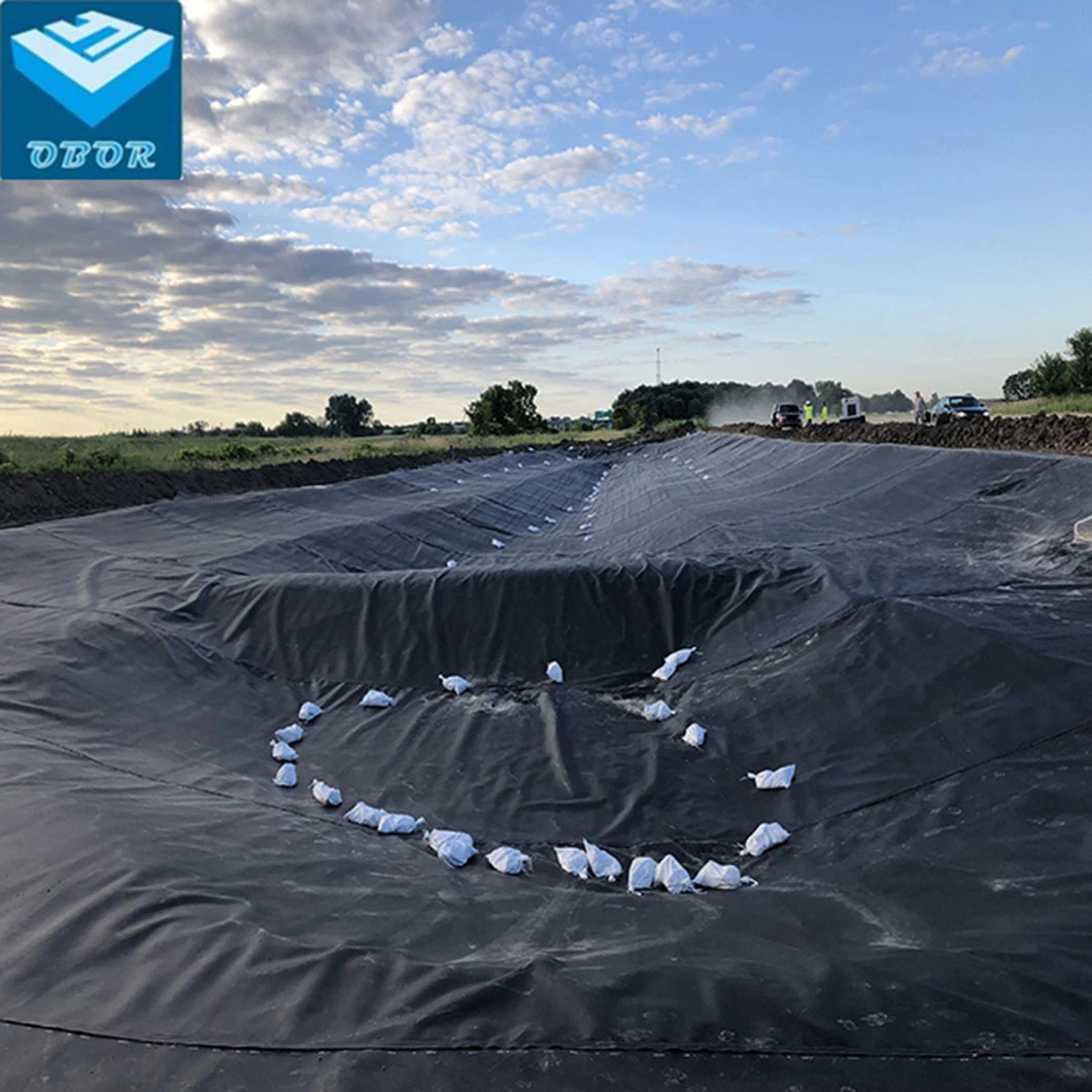 Feuille de géomembrane en HDPE lisse noir de 2 mm d'épaisseur pour projet d'enfouissement