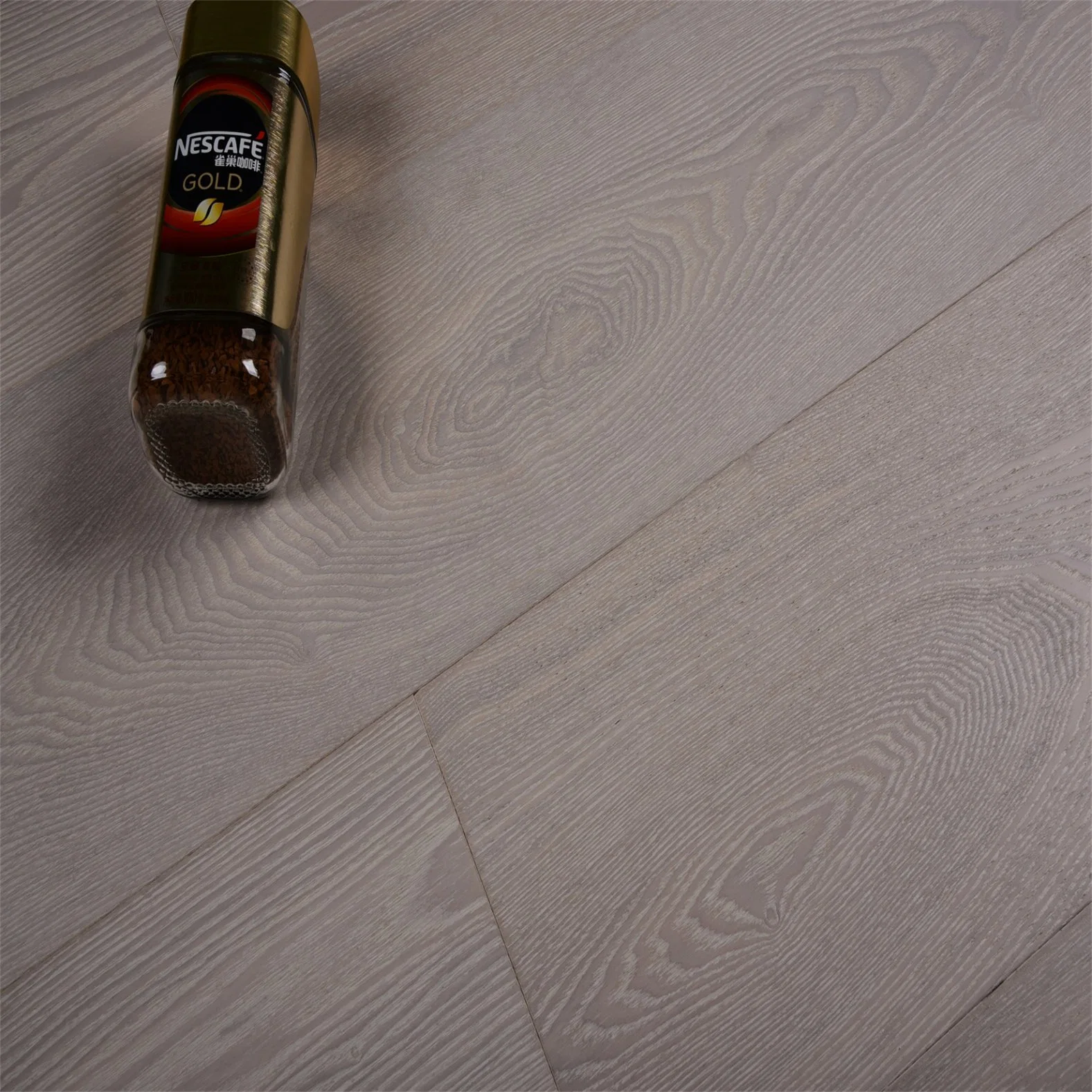 Eco-Friendly Hot Selling Engineered Wood Flooring Light Brushed Oak Products