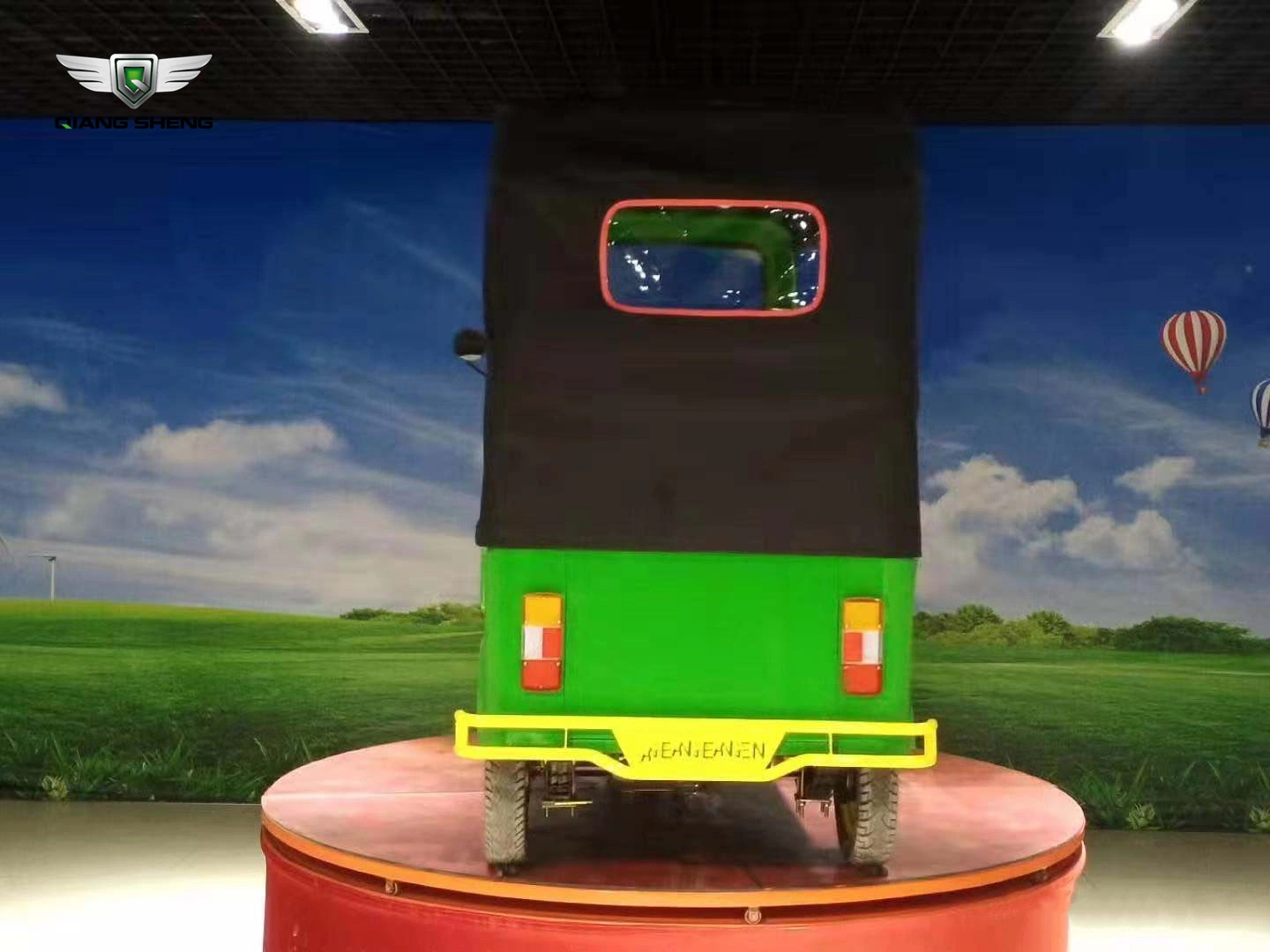 2022 Eco friendly Tuk Tuk Bajaj triciclo Mototaxi televisores