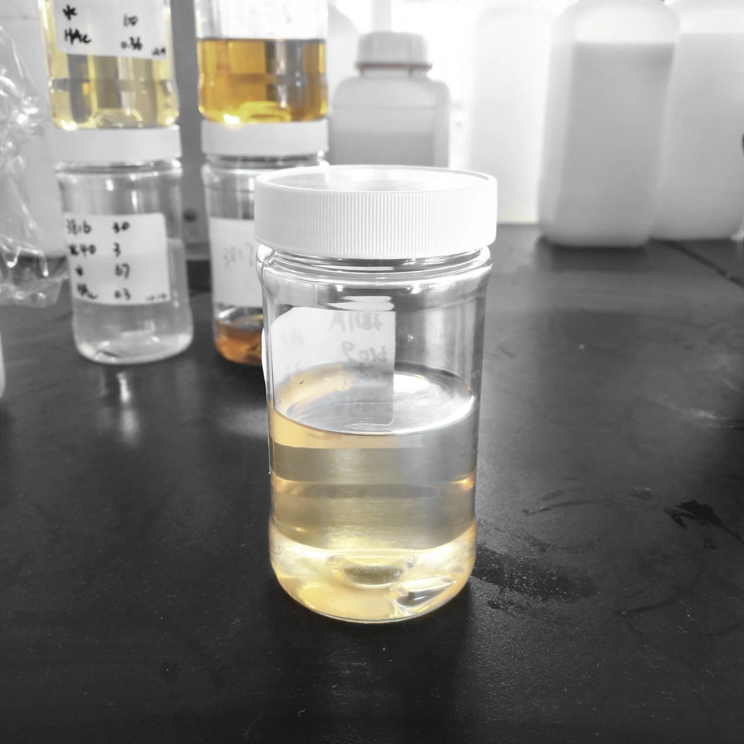 Microemulsión de silicona modificado para la tala de mano blanda para diversos tipos de tejidos como el algodón