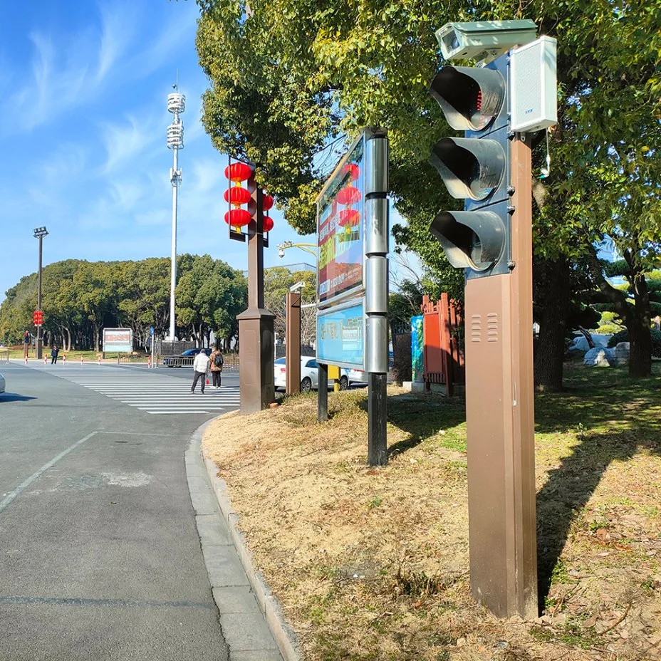 Sinal de trânsito em aço cruzado Câmara Solar Smart Street Lighting Verde Luz vermelha de contagem decrescente de duas fichas