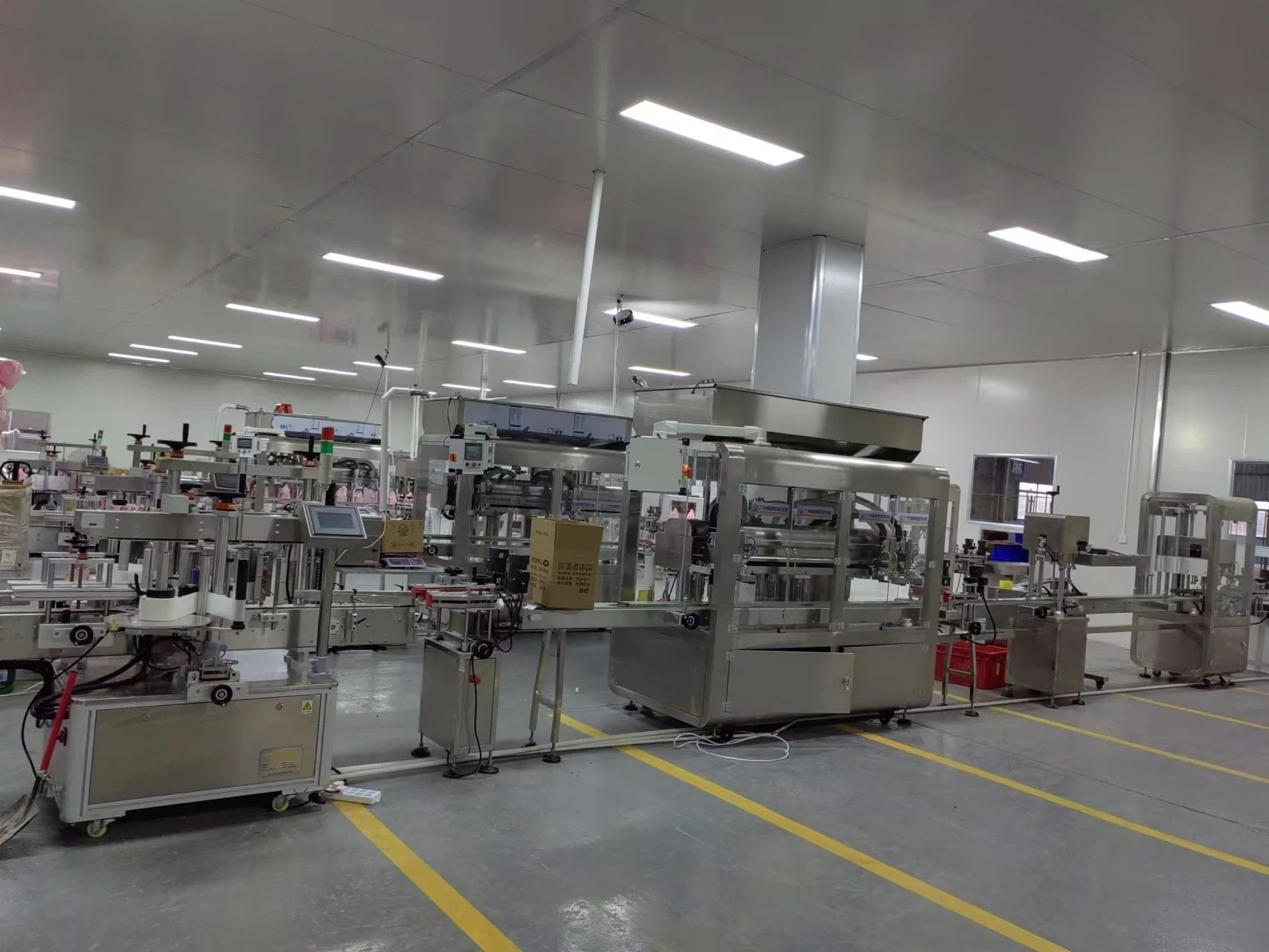 Jingfeng Quality Automatic Liquid Oil Cream Bottle Filling Machine with Capping Labeling Line