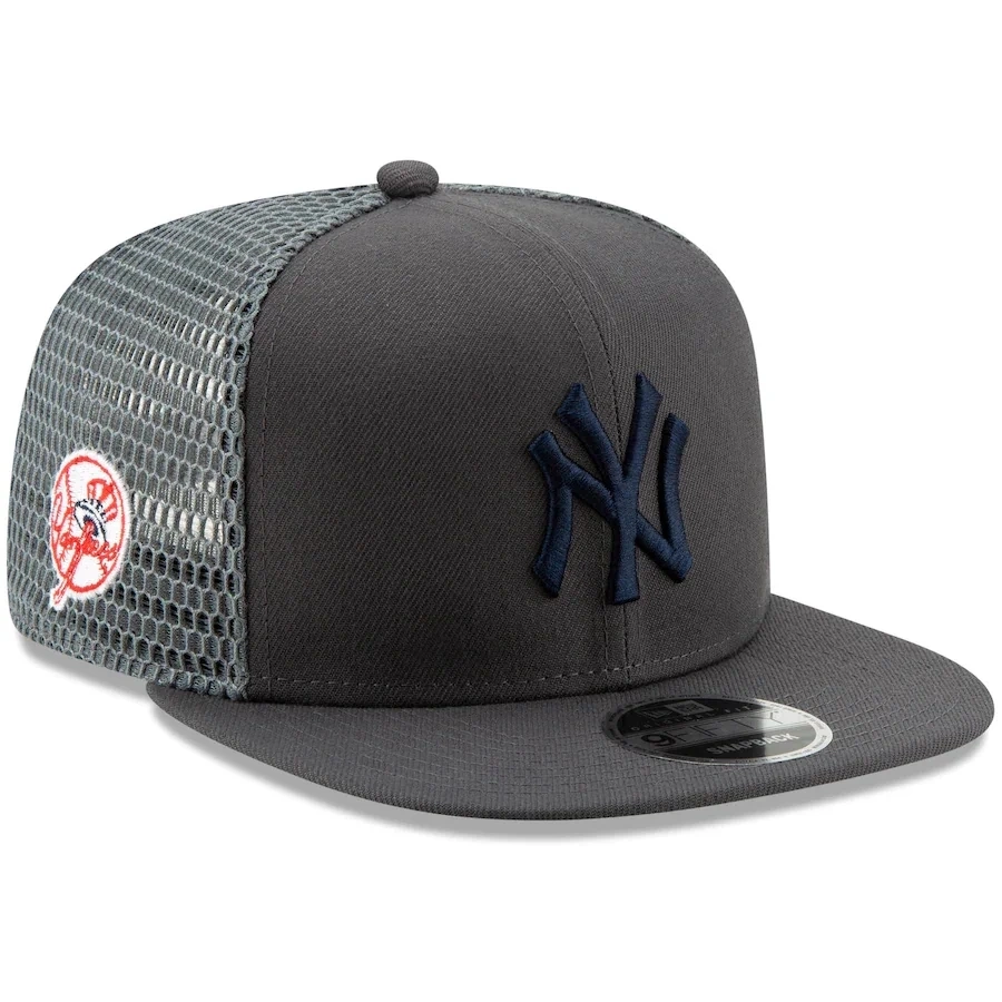 Casquette de baseball en maille avec visière plate et broderie Snapback