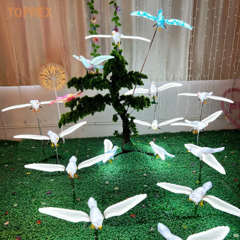 Décoration saisonnière novatrice dynamique des feux d'oiseaux en vol pour des vacances