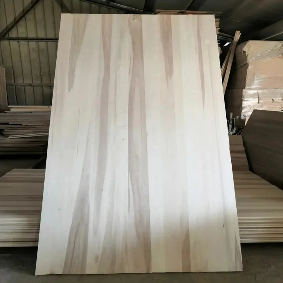 A fábrica fornece diretamente Poplar carbonizada decoração de móveis de tabuleiro reto Tábua de madeira sólida Poplar Mesa Gabinete de madeira Snowboard Wood Núcleo