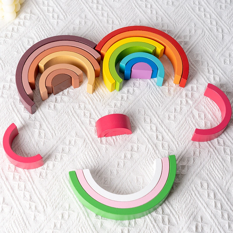 L'édifice Rainbow pour enfants est un édifice en bois de jouets qui fait l'effet de la musique Composants