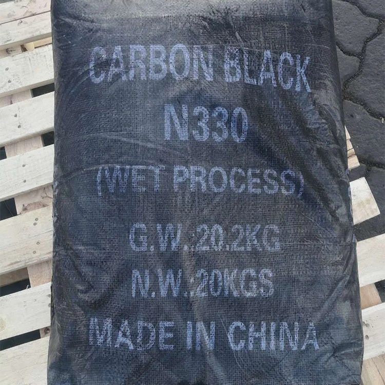 Petite taille des particules pour le plastique noir de carbone