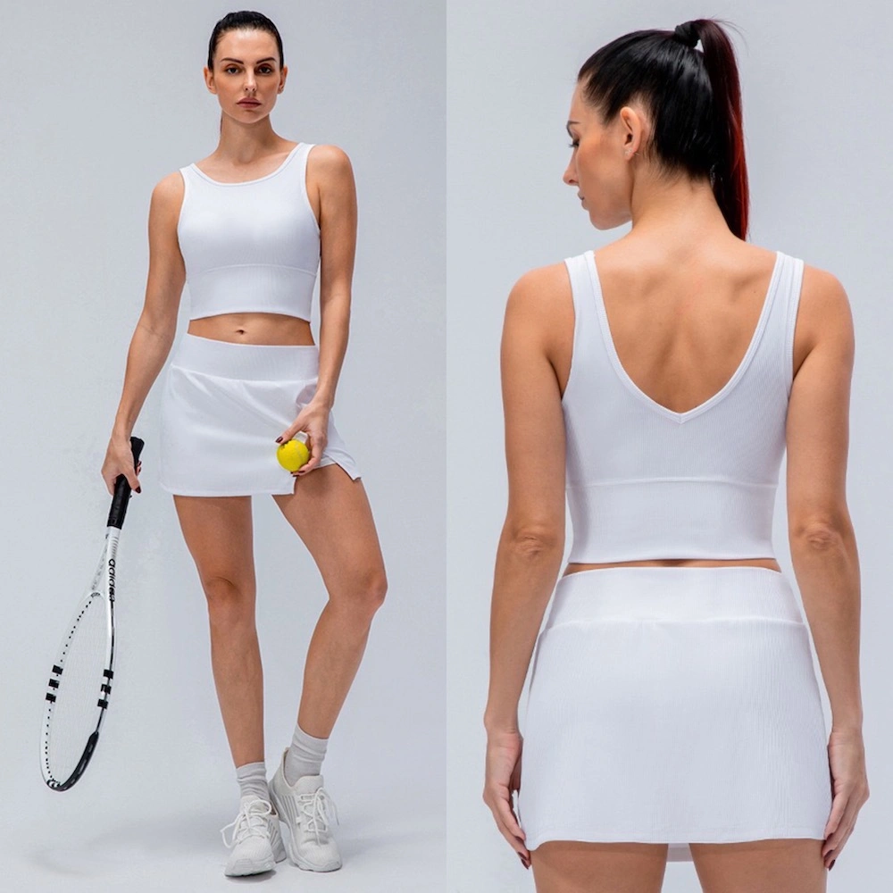 Nuevo diseño 2pcs Premium Negro ropa de tenis de golf para mujer, logotipo personalizado de running ropa V cuello sujetador de gimnasio + 2 en 1 faldas con bolsillo acanalado pelota Deportes