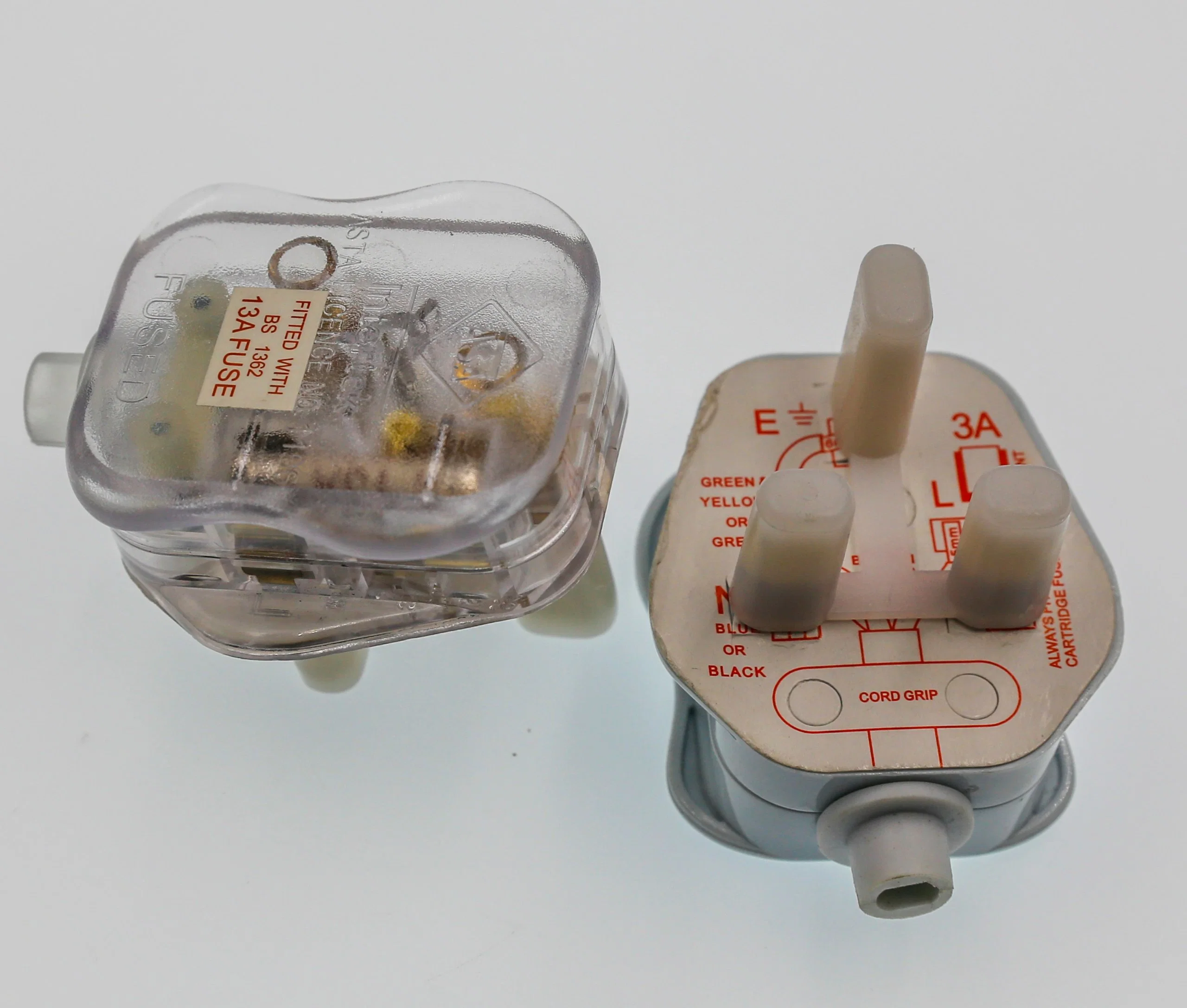 UK Assembled Plug with Connector Black White Transparent