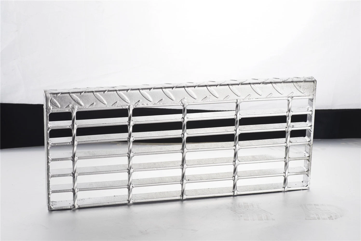 Hot-DIP Galvanized Stair Treads with Different Types