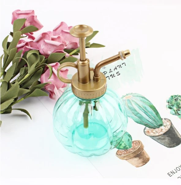 Plastic Water Mister with Gold Finished Plastic Top for Household Plant Indoor Gardening Tool