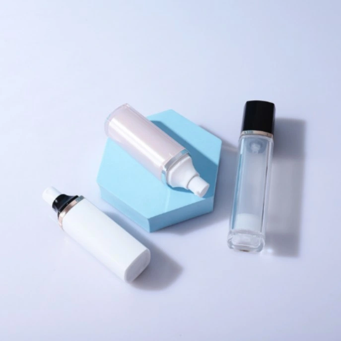 The Newest Unique Square Sprayer Bottles Cosmetic Packaging Pump Containers 30ml 50ml PP Plastic as Airless Serum Bottle for Skin Care Set