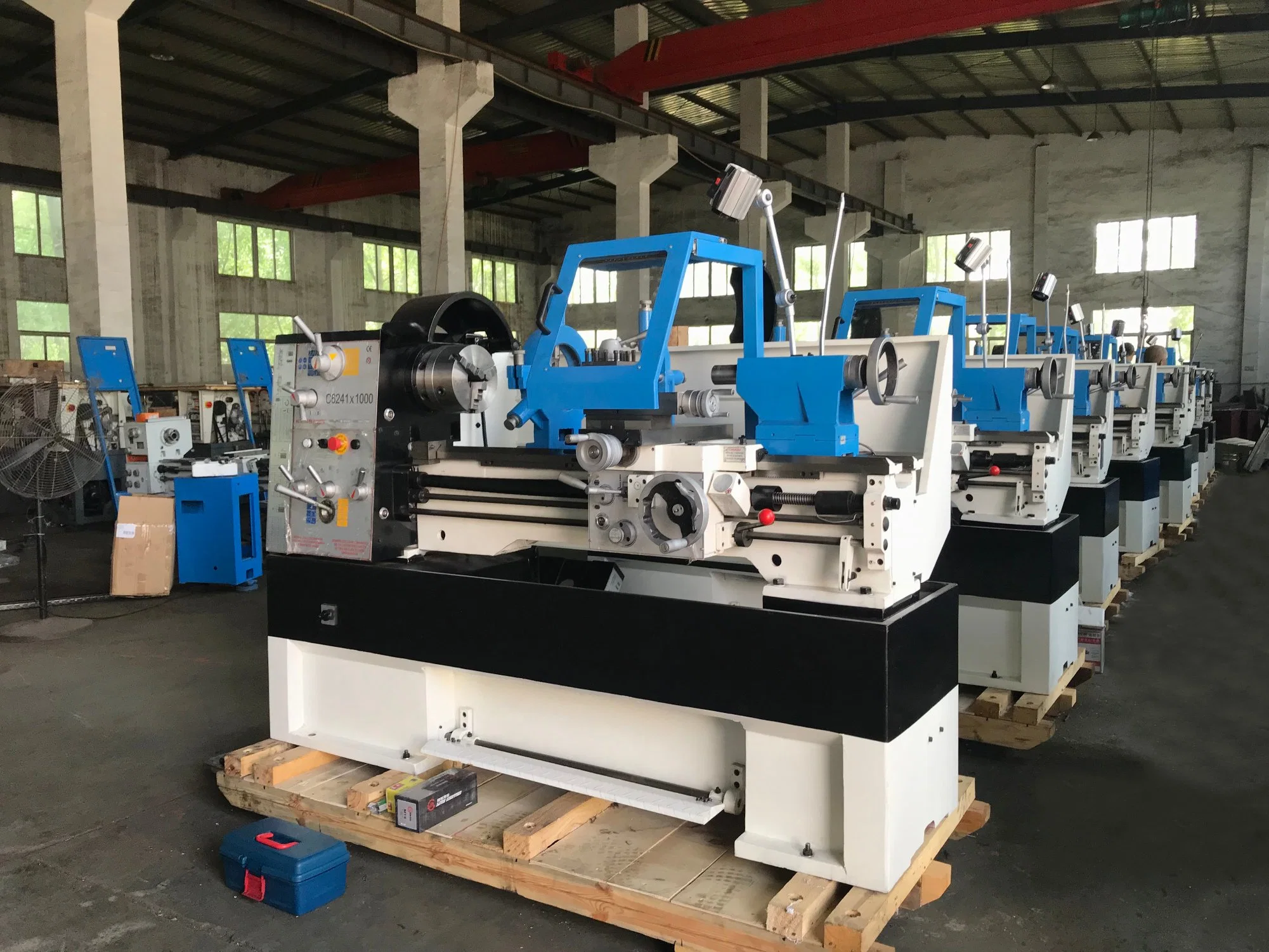 Cm6241*1000mm High Speed Turning Machine for Metal Cutting with Ce