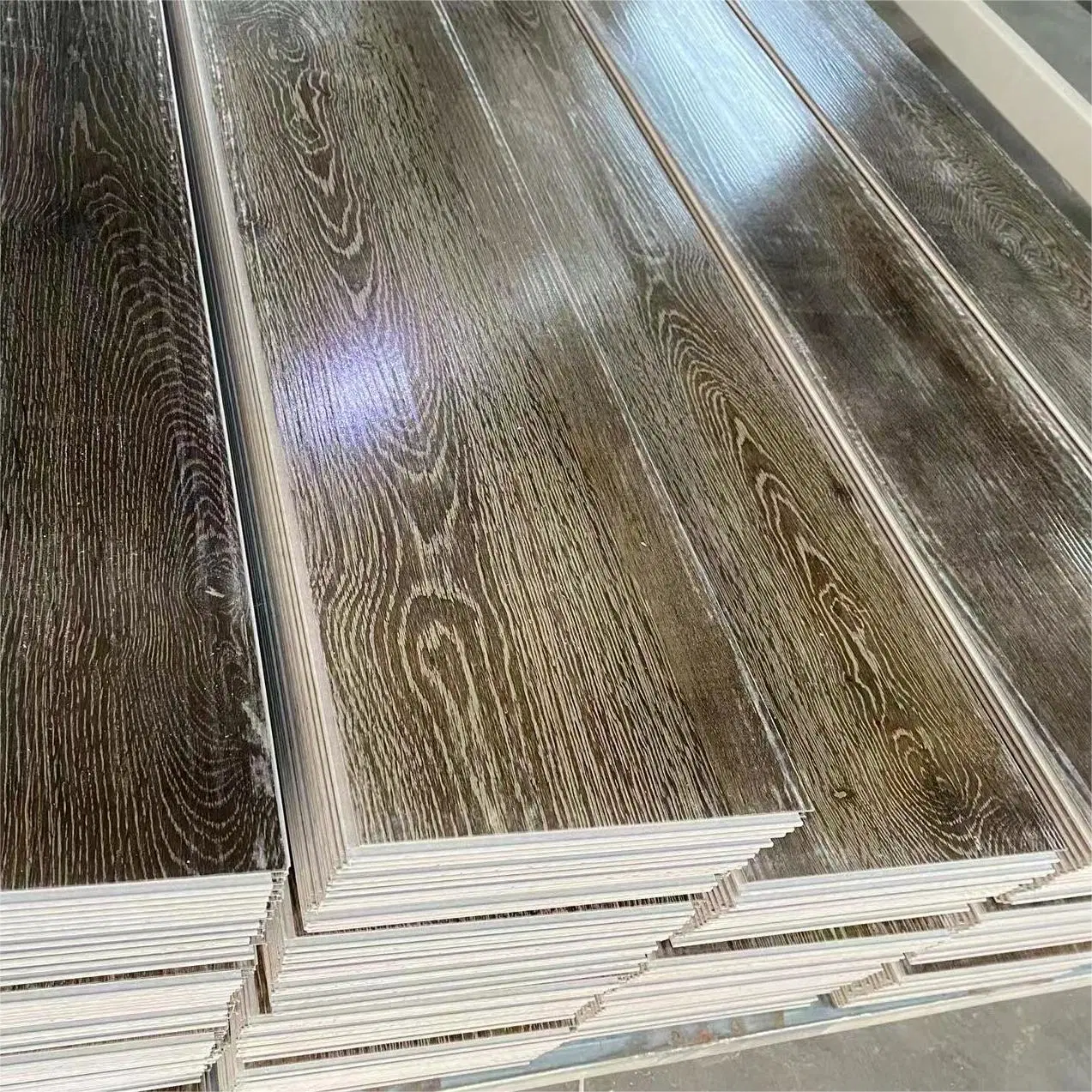 Auuan impermeáveis SPC pisos laminados de alta qualidade Use plástico de camada Piso de madeira