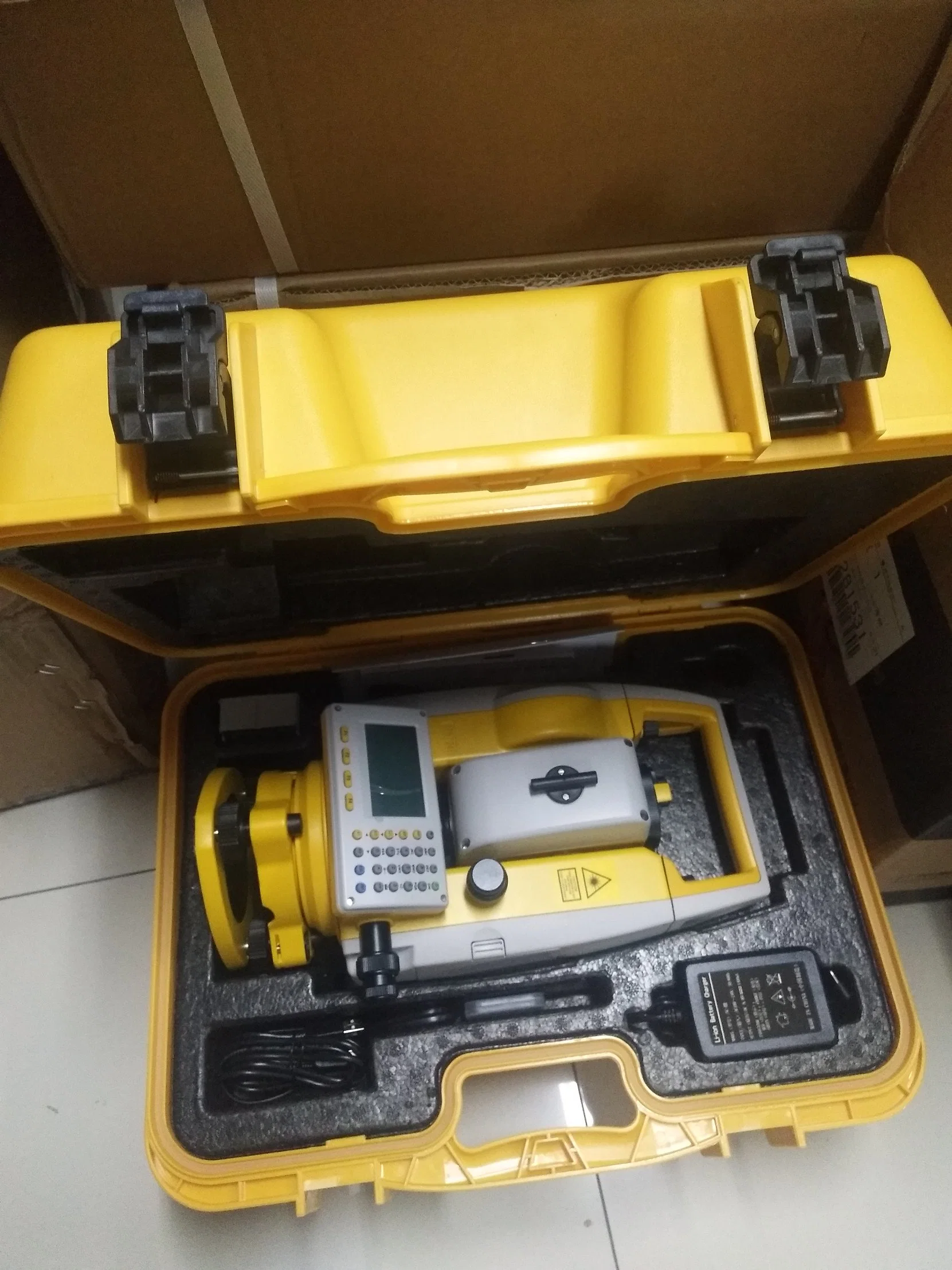 2" South Nts-332r4 Total Station