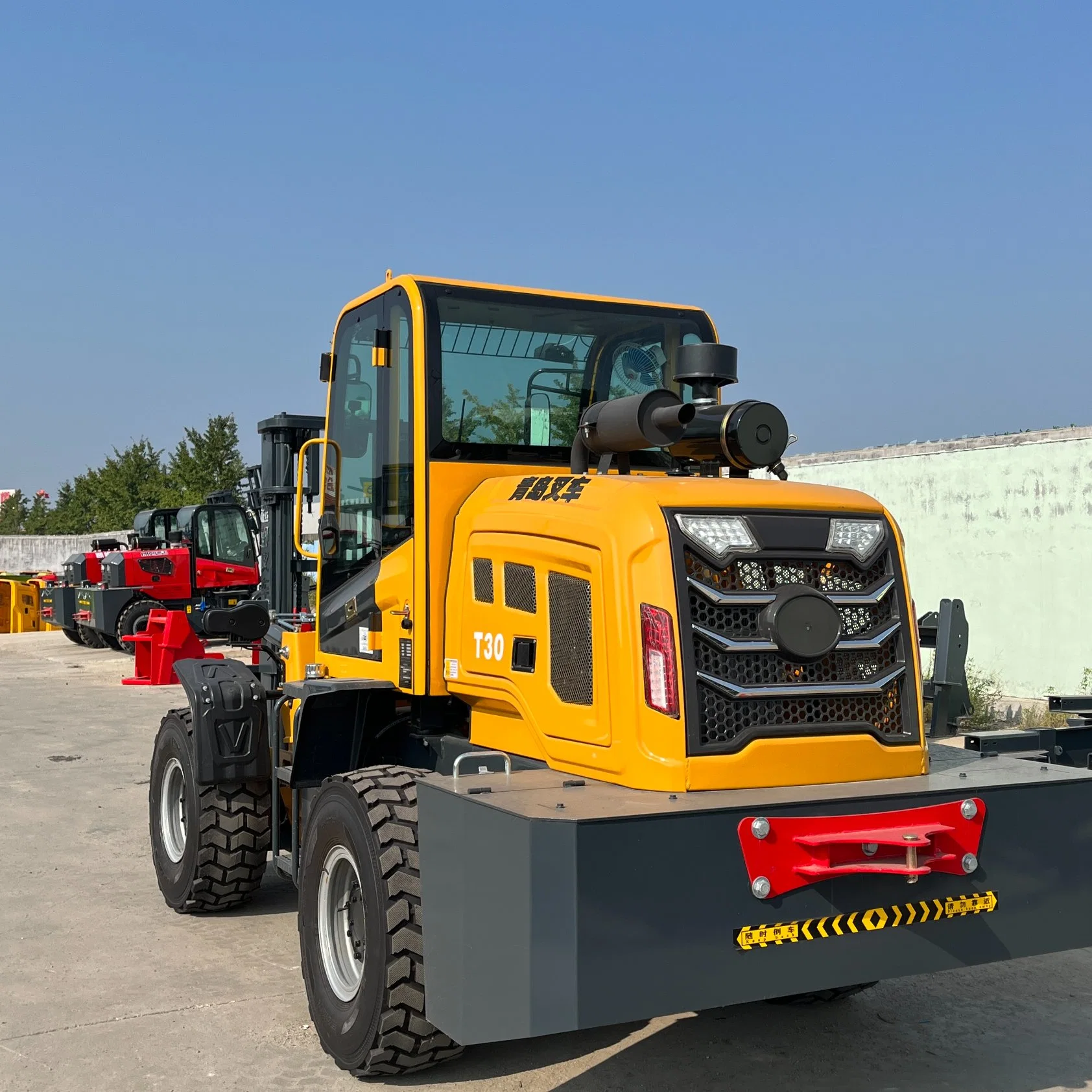 Venta en caliente Original Factory 3000kg 3t 4t Mini 4WD Diesel Fuera de carretera todos Rough Terrian Forklift en Stock