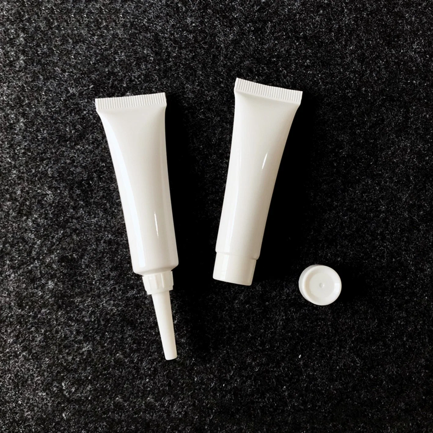 PE White Outdoor Cosmetics Packaging Flip Over Hand Stand Plastic Soft Tube