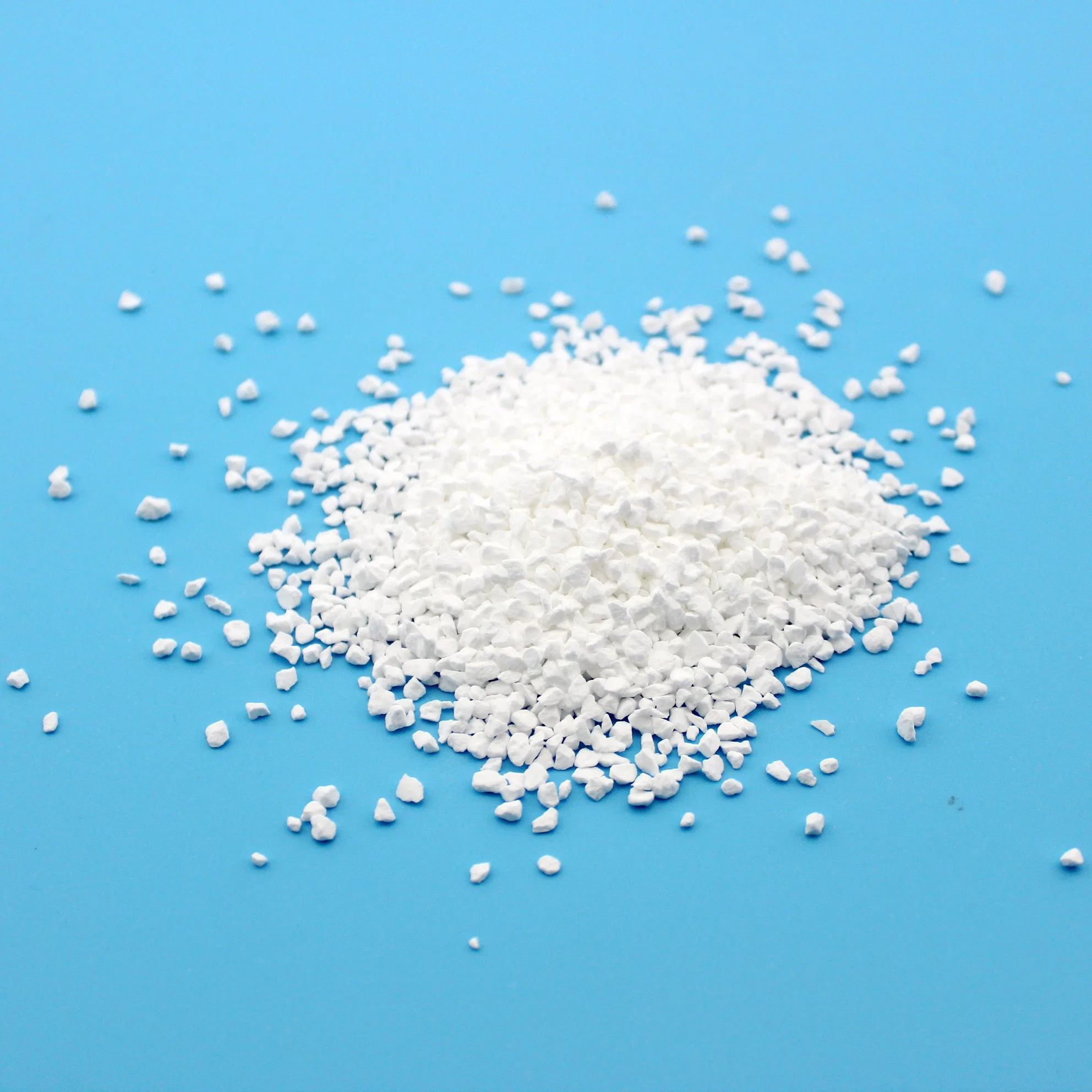 CAS No. 108-80-5 Schwimmbad Wasseraufbereitung White Powder Granular 98,5% Min Stabilisator Chemikalien Isocyanursäure