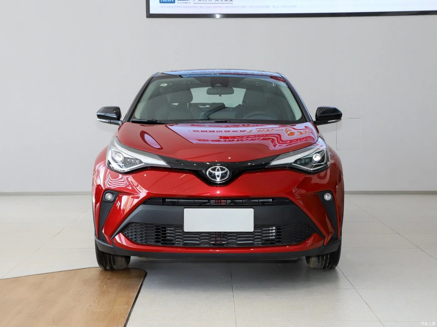 Toyota usou o veículo SUV C-HR com veículo chinês 2,0 L. do secondhand Carro novo 2023 Luxury Edition, 5 lugares