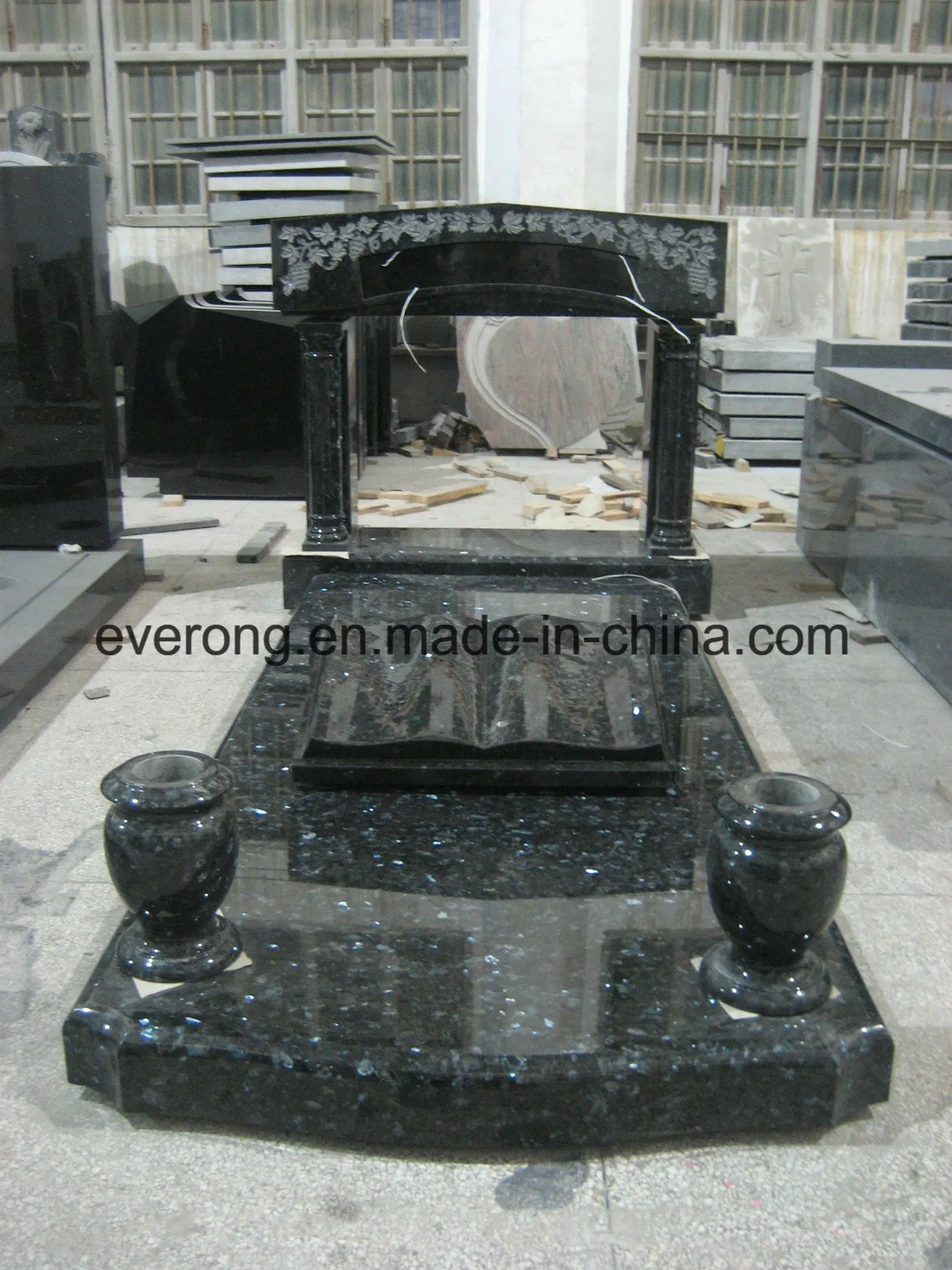 Blue Pearl Granite Tombstone with Granite Kerbs for Grave