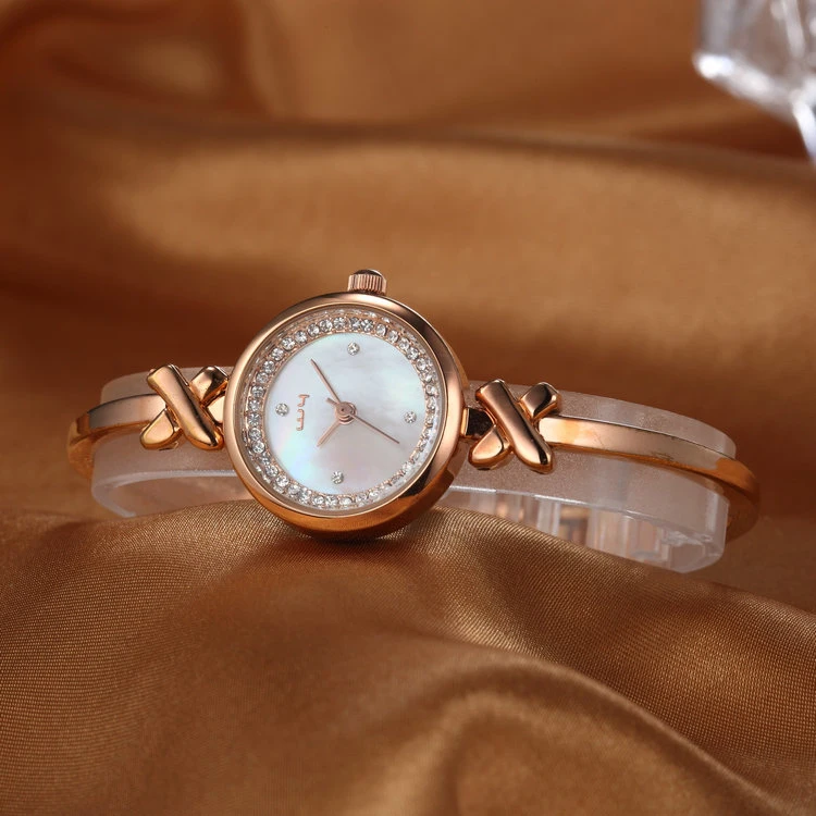 Fashion Watch ODM Gift Woman Wrist Watch (Wy-022D)