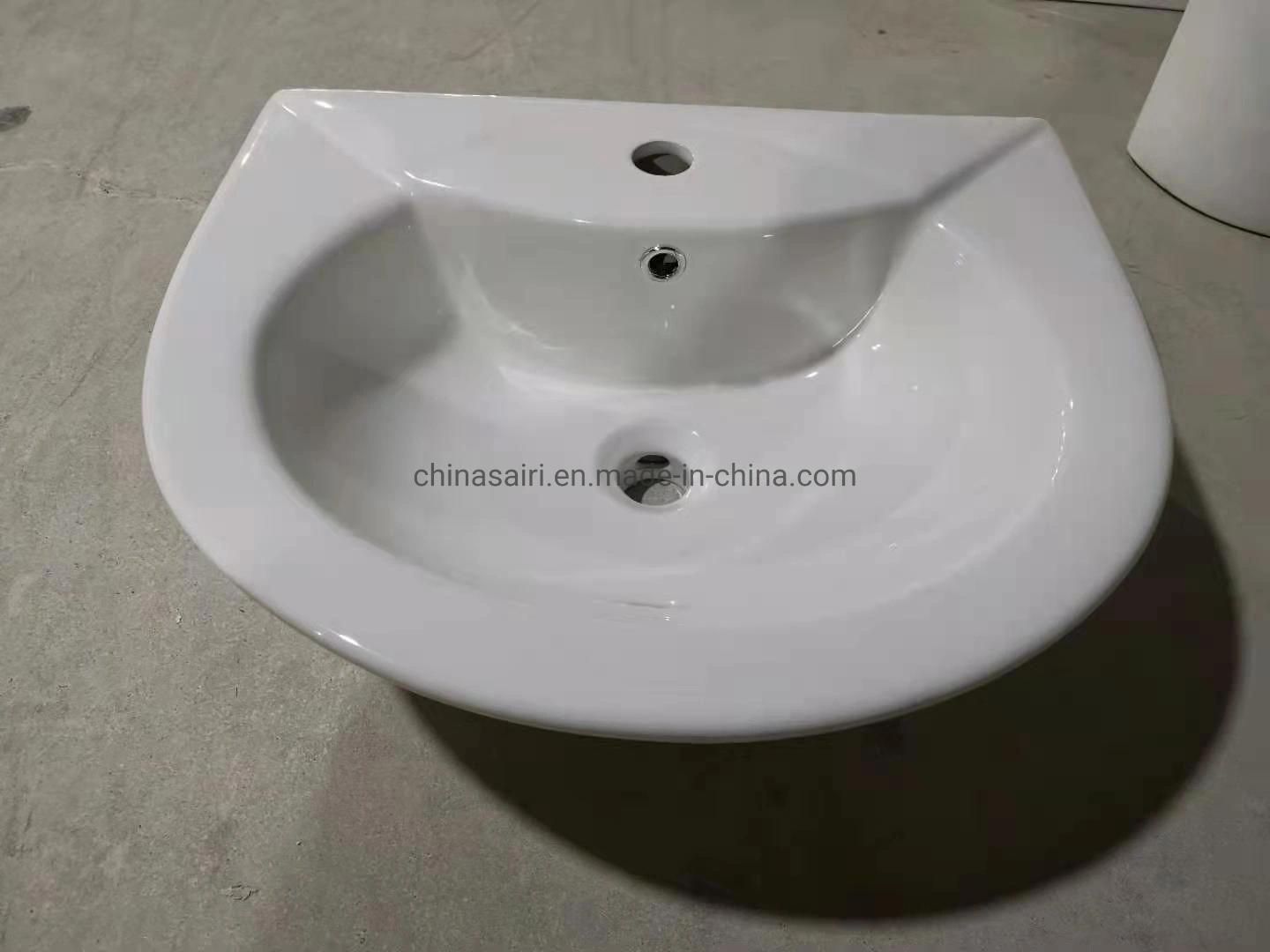 Sairi Tunísia Style Design Moderno Ceramic Semi metade para o pedestal lave à mão penduradas na parede Basin