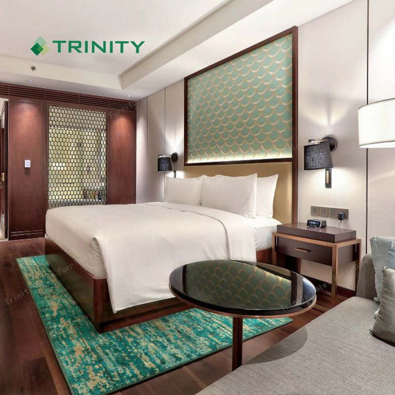 Ensemble de chambre en bois Hilton pour suite avec literie double de luxe classique personnalisée et moderne, conforme aux normes 5 étoiles.