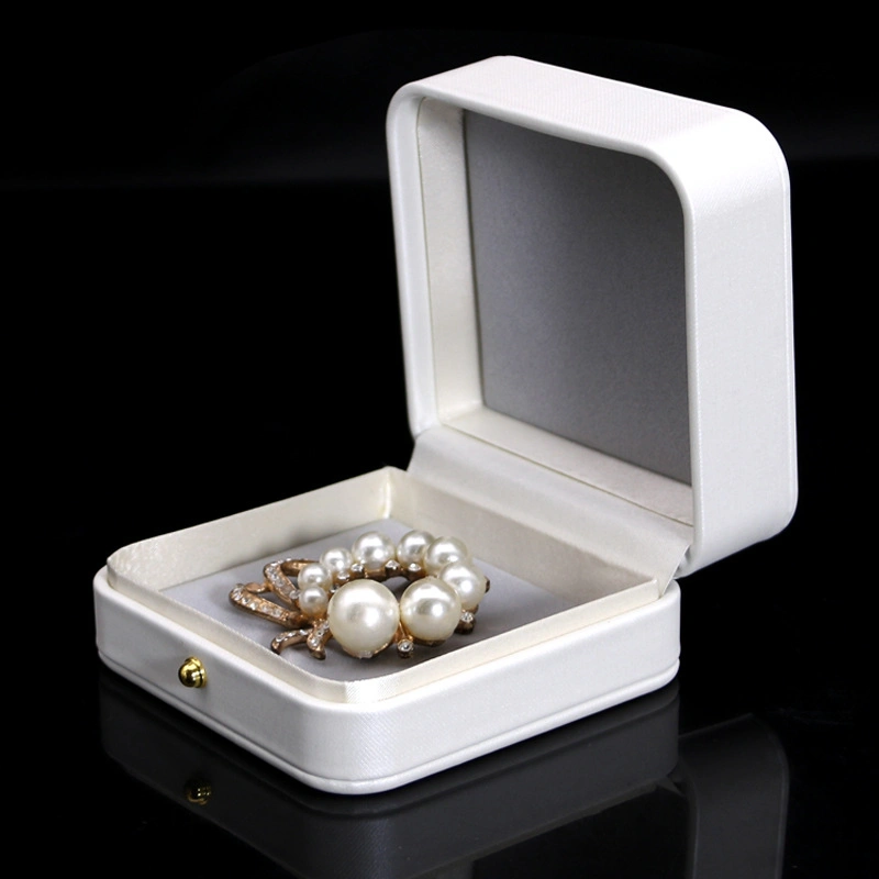 Slap-up White PU Leather Jewelry Box Clamshell Round Corner Jewel display Box Delicate Elegant fashion Goods in Stock Wholesale/Supplier