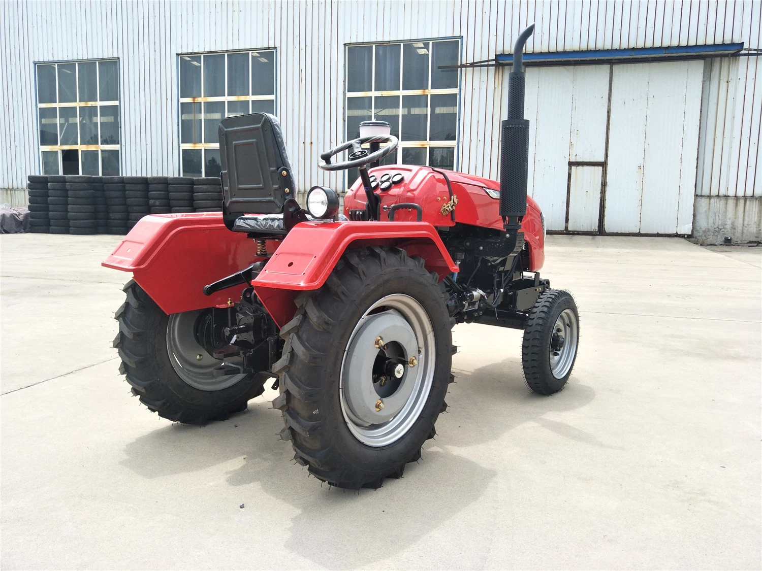 Tractor de ruedas miniatura de alta calidad de 22HP, 3 cilindros y tracción 2WD para agricultura/granja