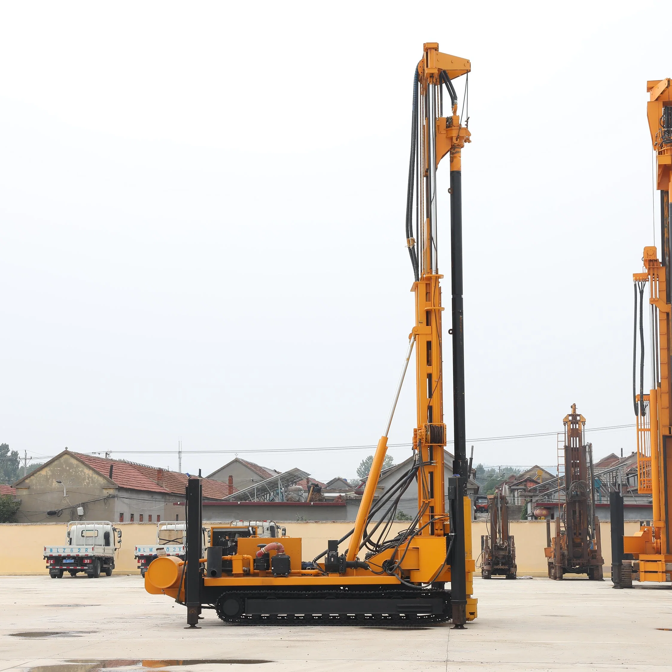 Hydraulic Small Crawler Type DTH Rotary Blasting Mounted Borehole Water Well Drilling Rig for Sale