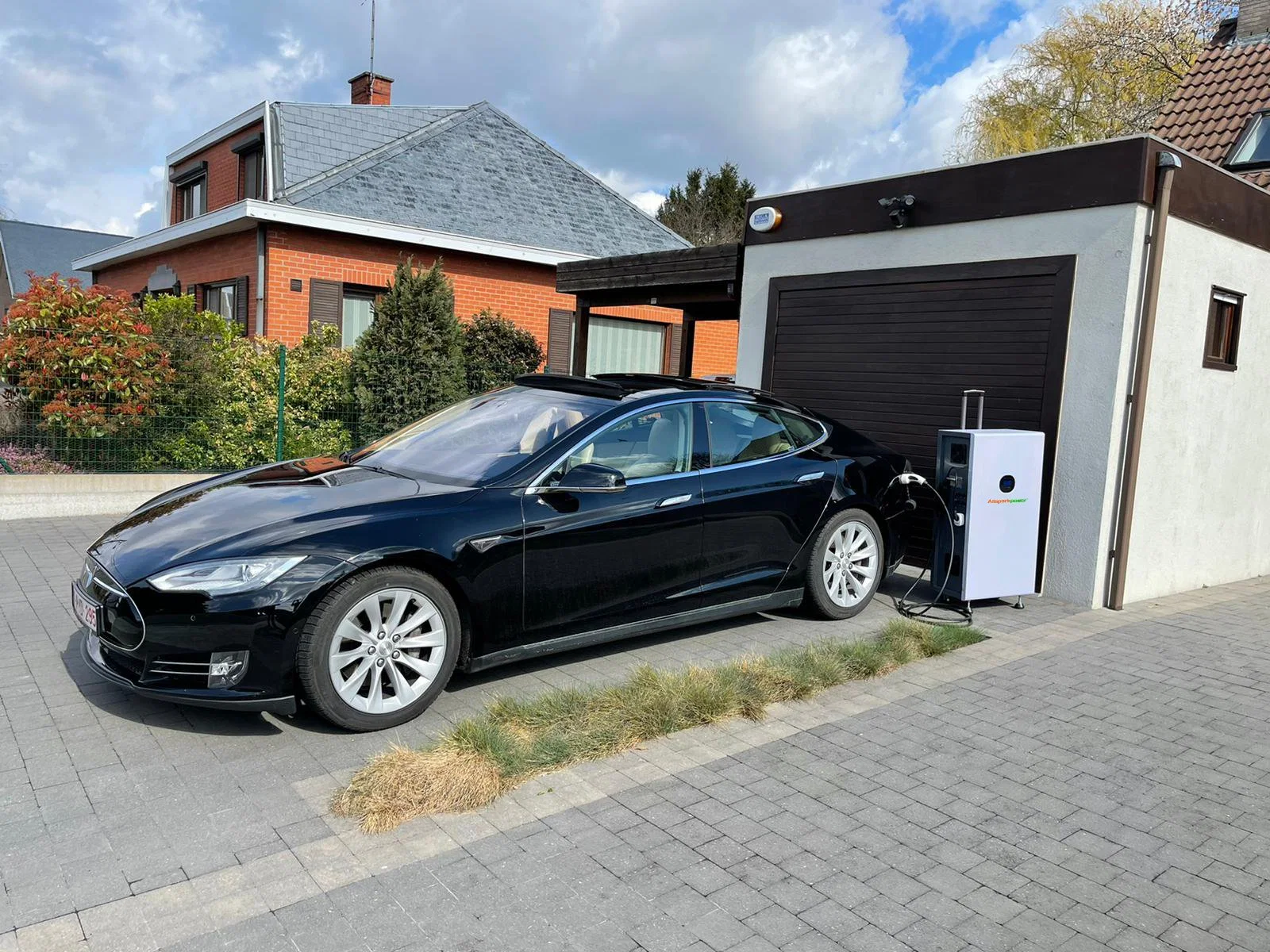 110V 220V Tesla Powerwall 48V mit Solar-Wechselrichter Solar Lithium Ion Akku Home Backup Power All in One Home Energiespeicher 10kWh Solargenerator