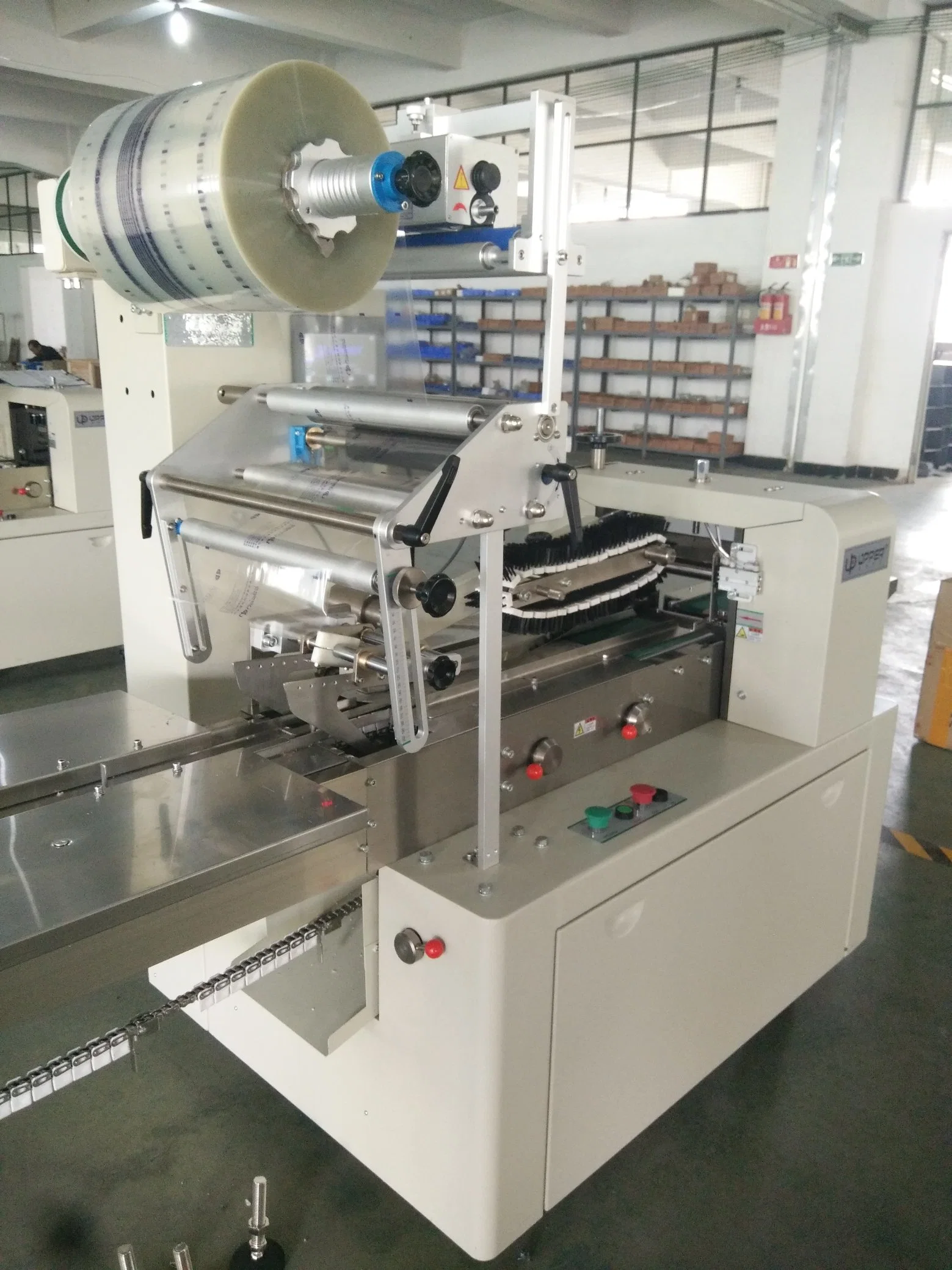 High Speed Soap Pillow Bag Packing Machine Chocolate Flow Wrapping Packing Machine