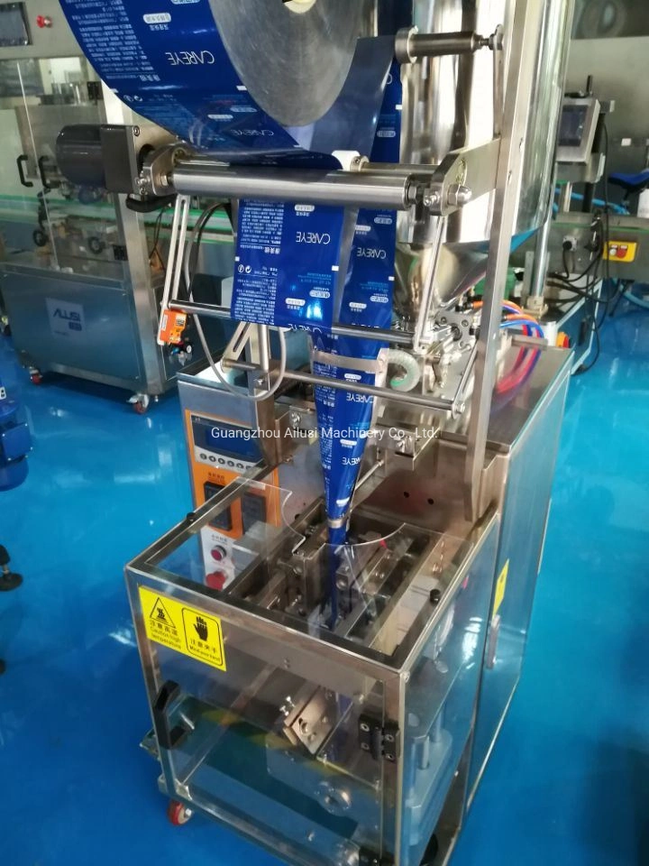 Machine de remplissage d'eau en sachet Mingstar à haute efficacité pour sceller les sachets d'eau pure.