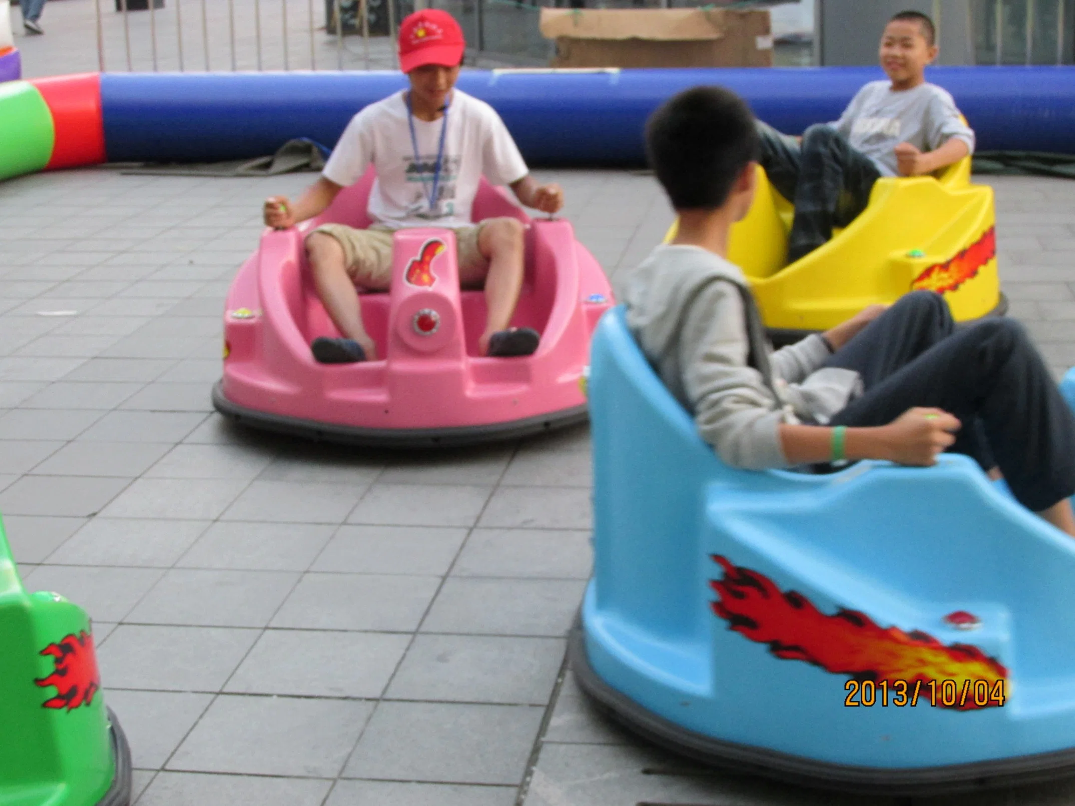 Amusement Park Game Kids Zone Ride on Electric Bumper Cars for Children